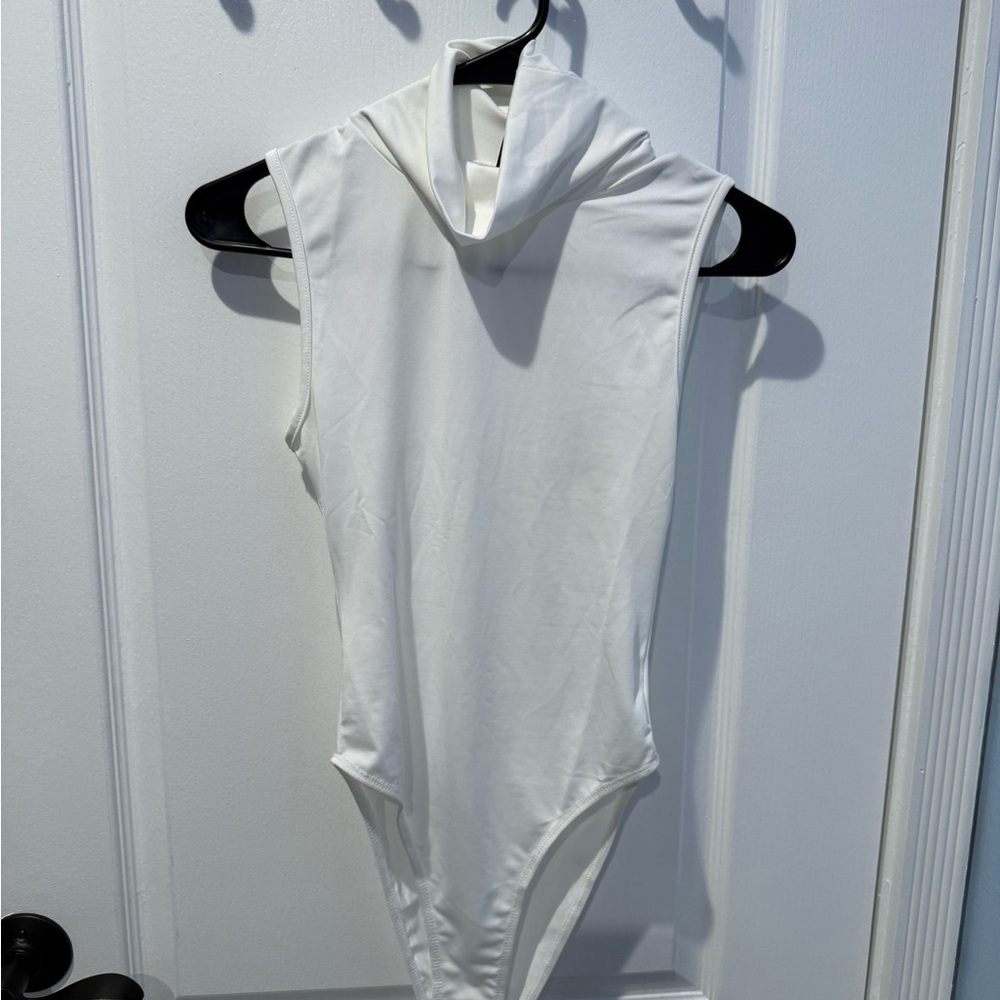 SHEIN White Sleeveless Bodysuit